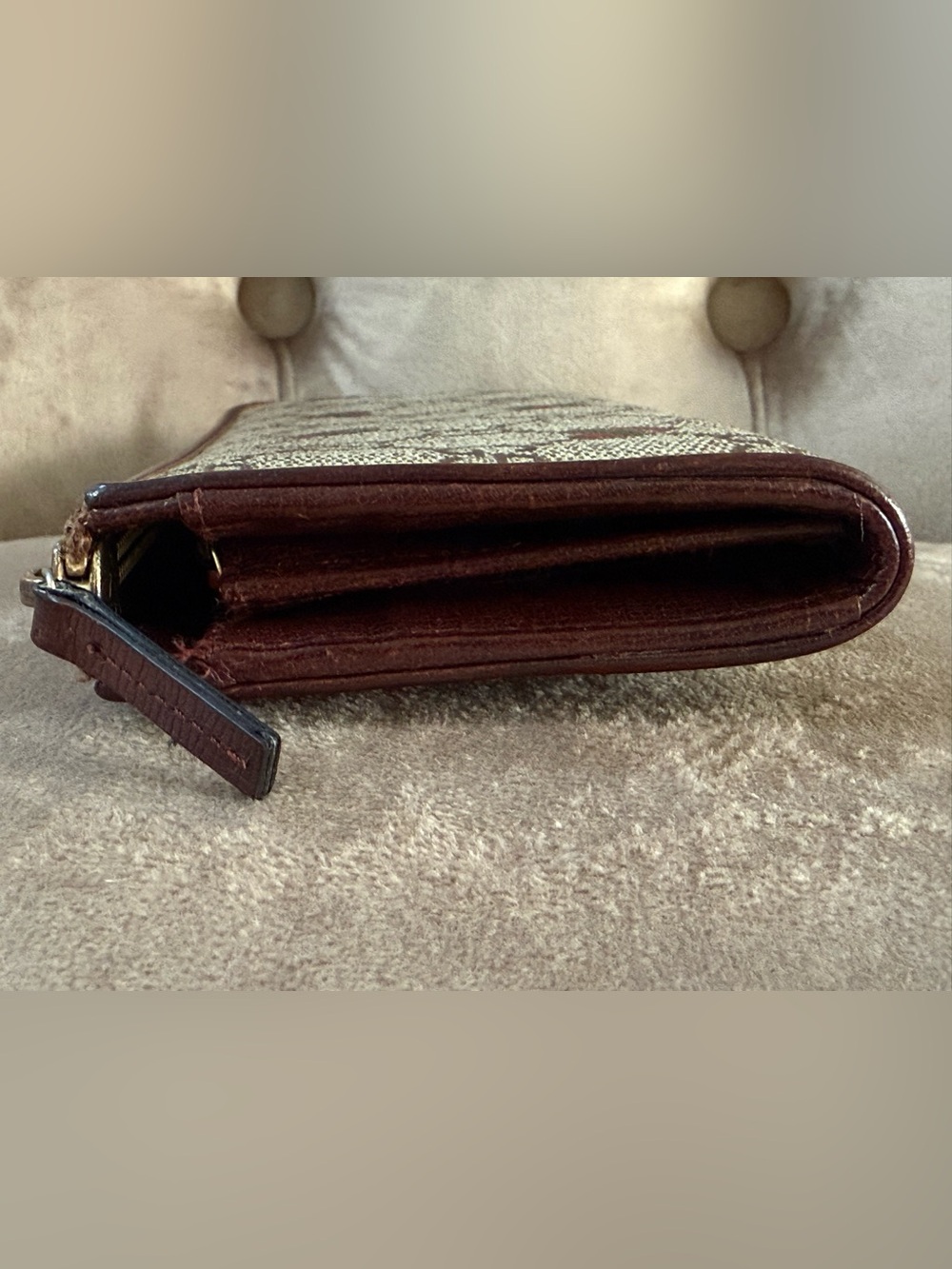 GUCCI GG Supreme Canvas Love Zippy Long Wallet - Picture 6 of 11